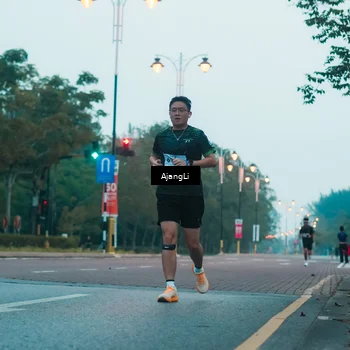 Runner Photo 8263059