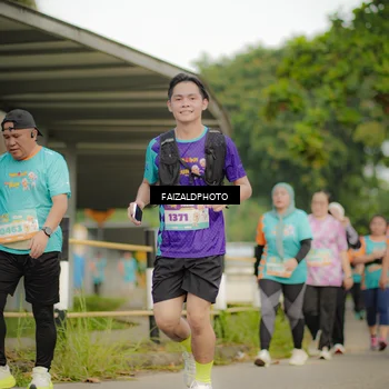 Runner Photo 8264029