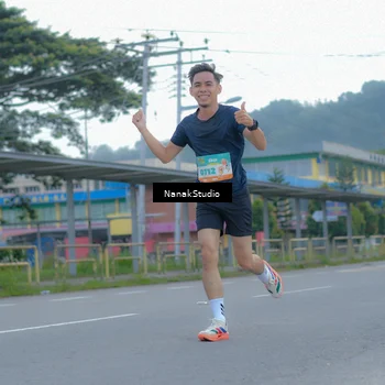 Runner Photo 8264256