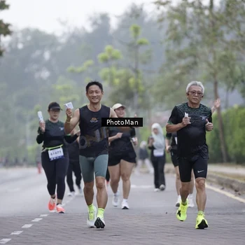 Runner Photo 8264756