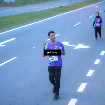 Runner Photo 8265020