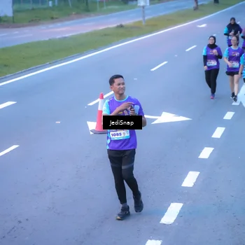 Runner Photo 8265031