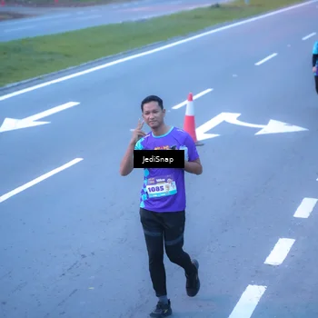 Runner Photo 8265045