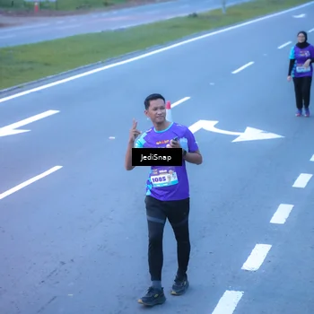Runner Photo 8265047
