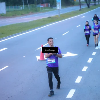 Runner Photo 8265053