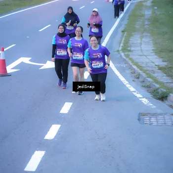 Runner Photo 8265123