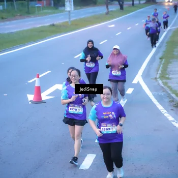 Runner Photo 8265143