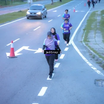 Runner Photo 8265312