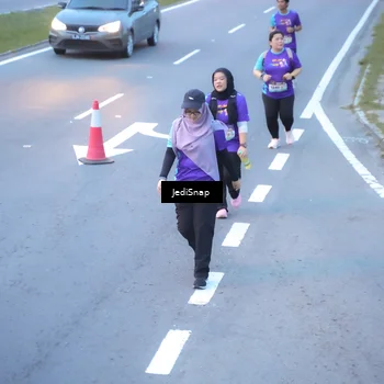 Runner Photo 8265375