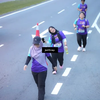 Runner Photo 8265486