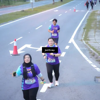 Runner Photo 8265564