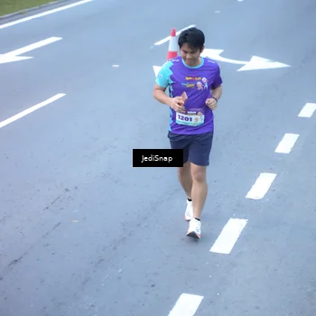 Runner Photo 8265634