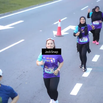 Runner Photo 8265918