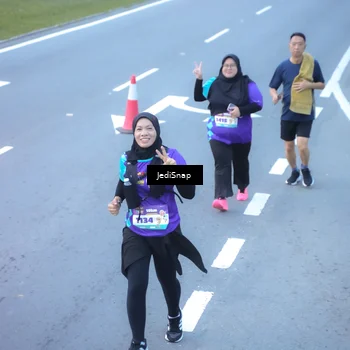 Runner Photo 8265956