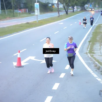 Runner Photo 8266376
