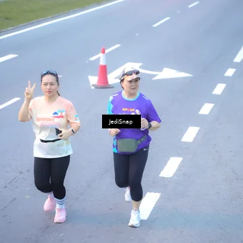 Runner Photo 8266542