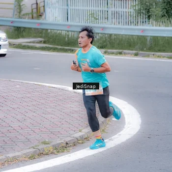 Runner Photo 8267584