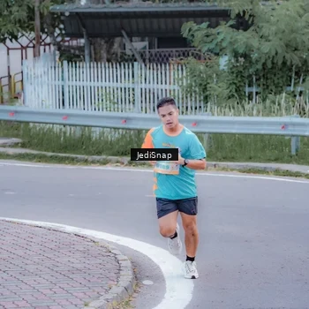 Runner Photo 8267669