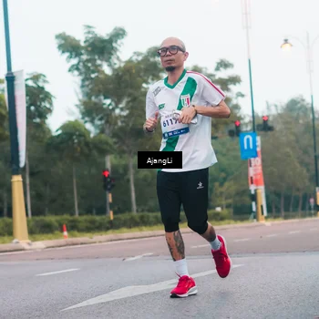 Runner Photo 8267811