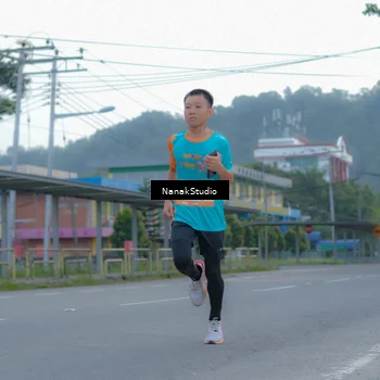 Runner Photo 8269002