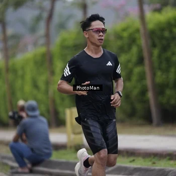 Runner Photo 8270204