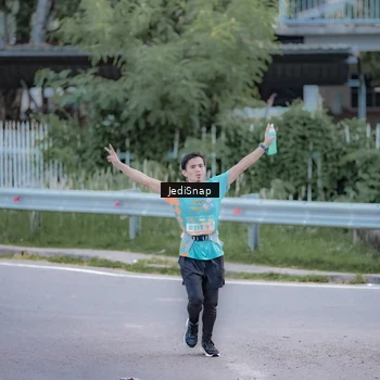 Runner Photo 8272251