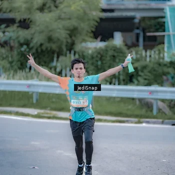 Runner Photo 8272314