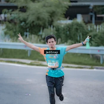Runner Photo 8272339