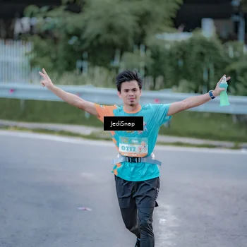 Runner Photo 8272387