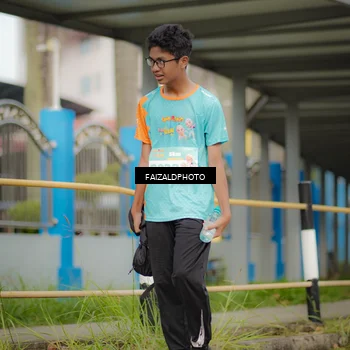 Runner Photo 8272400