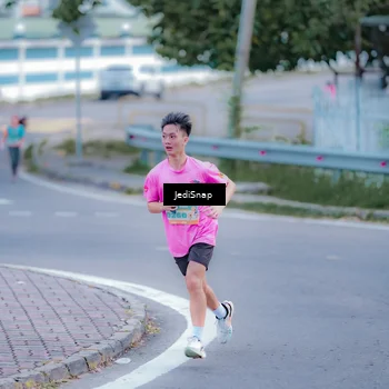 Runner Photo 8272574