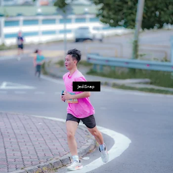 Runner Photo 8272644