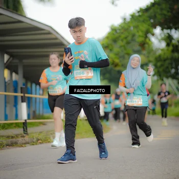Runner Photo 8272804