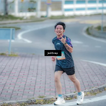 Runner Photo 8272849