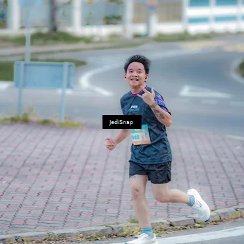 Runner Photo 8272858