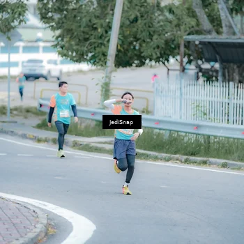 Runner Photo 8272888