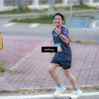 Runner Photo 8272893