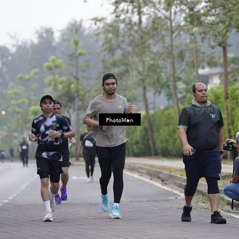 Runner Photo 8272898