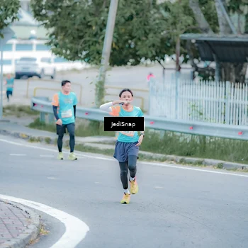 Runner Photo 8272915