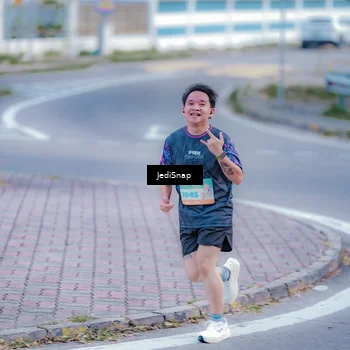 Runner Photo 8272916
