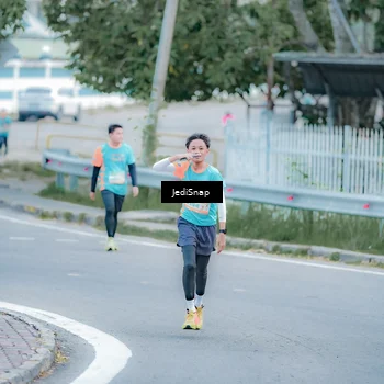 Runner Photo 8272935