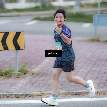 Runner Photo 8272938