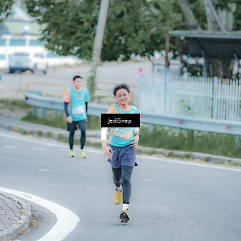 Runner Photo 8272946