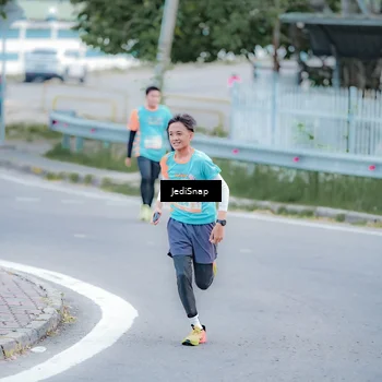 Runner Photo 8272972