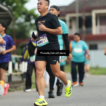 Runner Photo 8272974