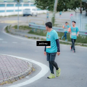 Runner Photo 8273006