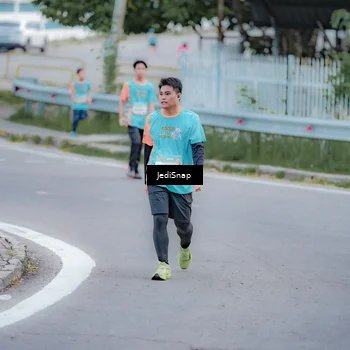 Runner Photo 8273013