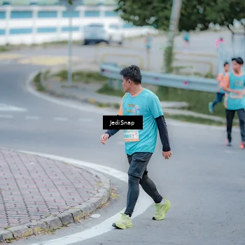 Runner Photo 8273041