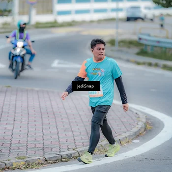 Runner Photo 8273043