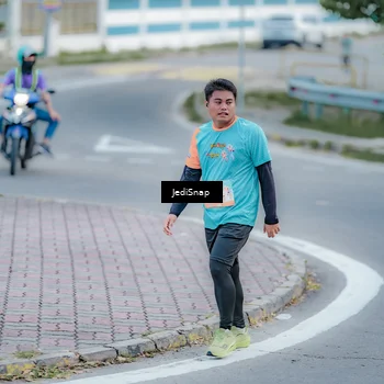 Runner Photo 8273100